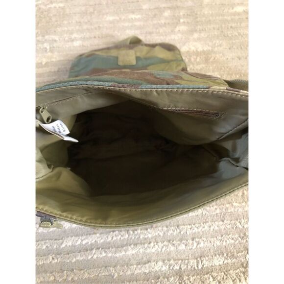 Old Navy Messenger Crossbody Bag Camo One Size - Picture 7 of 11
